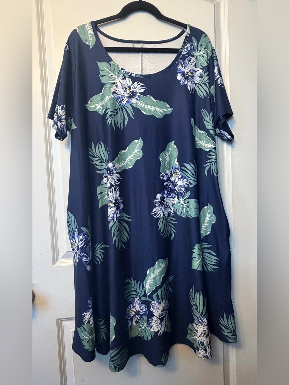 Plus Size 2X-3X?? Women’s Short Sleeve Floral Knee Length Dress
